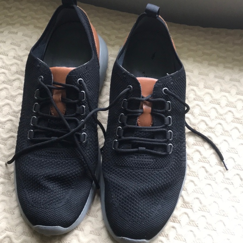 Men’s black and tan mesh casual shoes Johnston & Murphy.  Worn about 5x